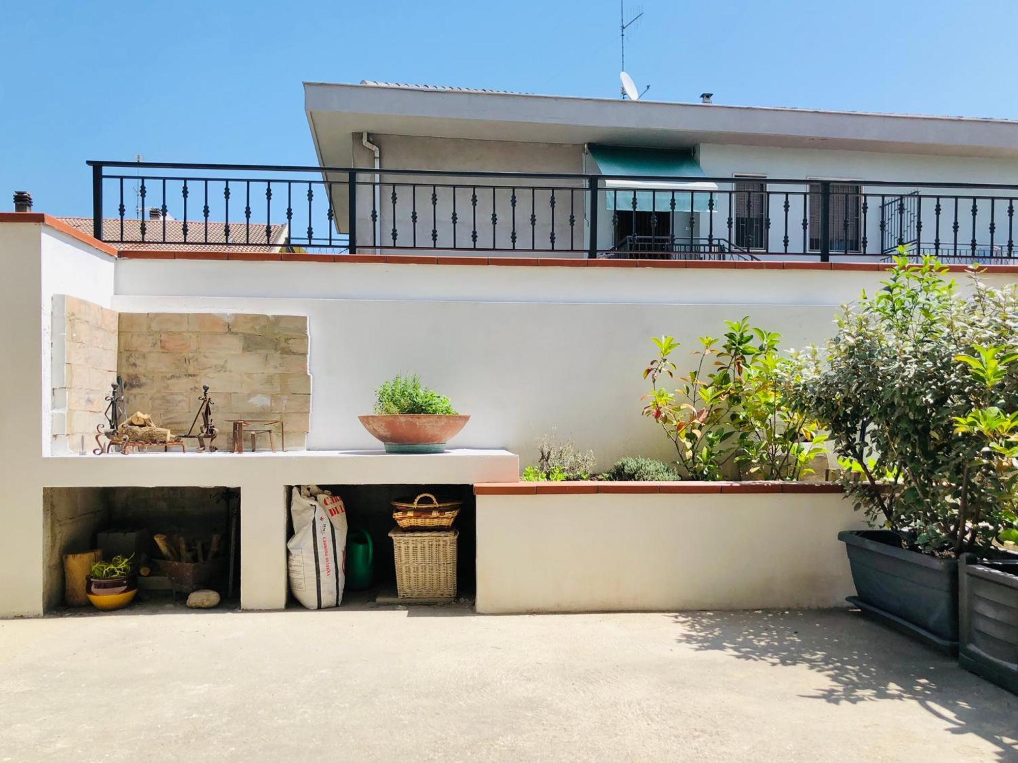Blue Apricot Apartment Con Jacuzzi Montesilvano Marina Exterior foto
