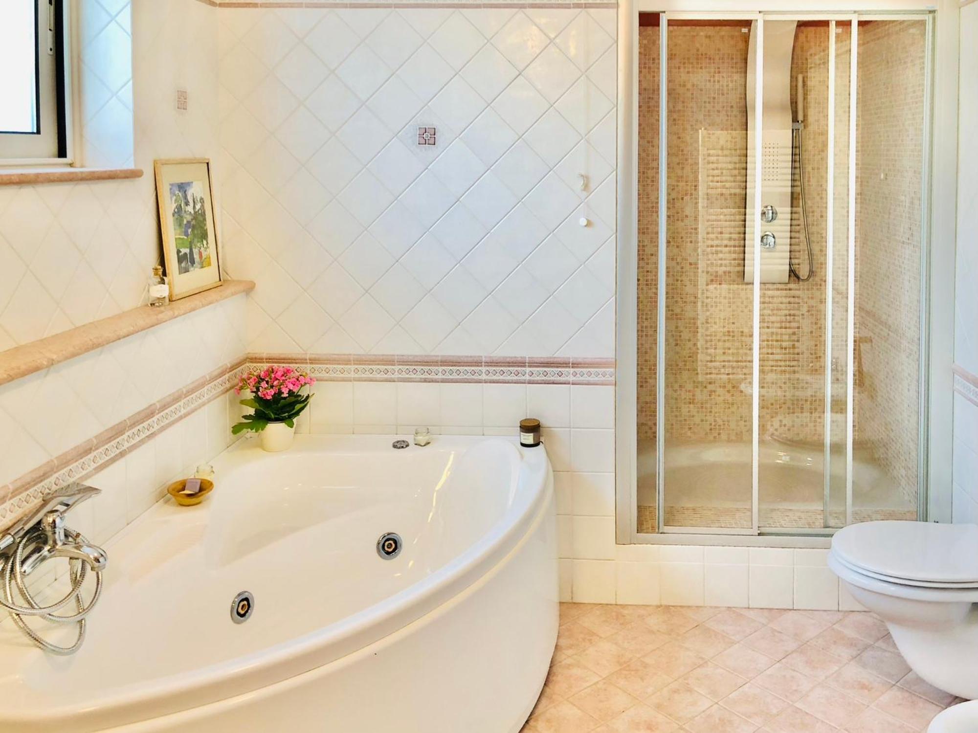 Blue Apricot Apartment Con Jacuzzi Montesilvano Marina Exterior foto